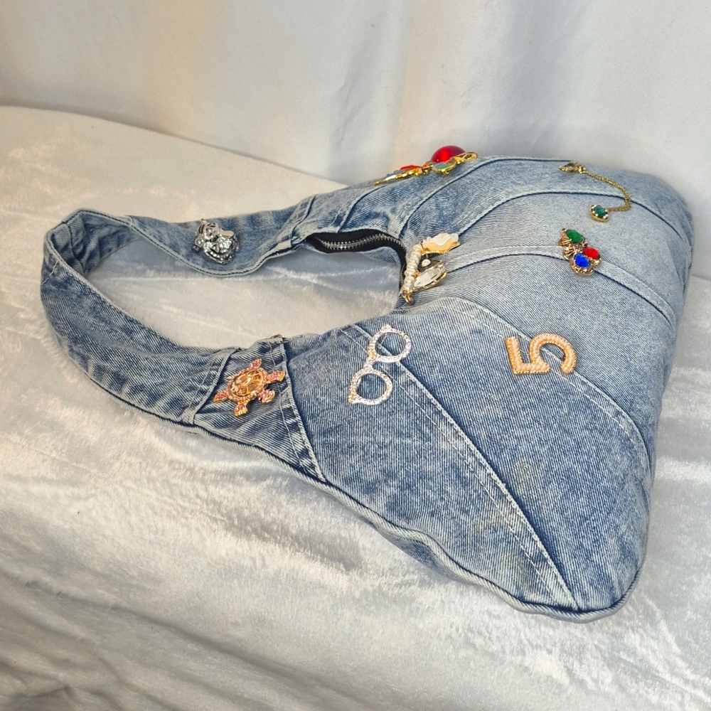 Denim Hobo Bag w/Fashion Brooches - Picture 9 of 17